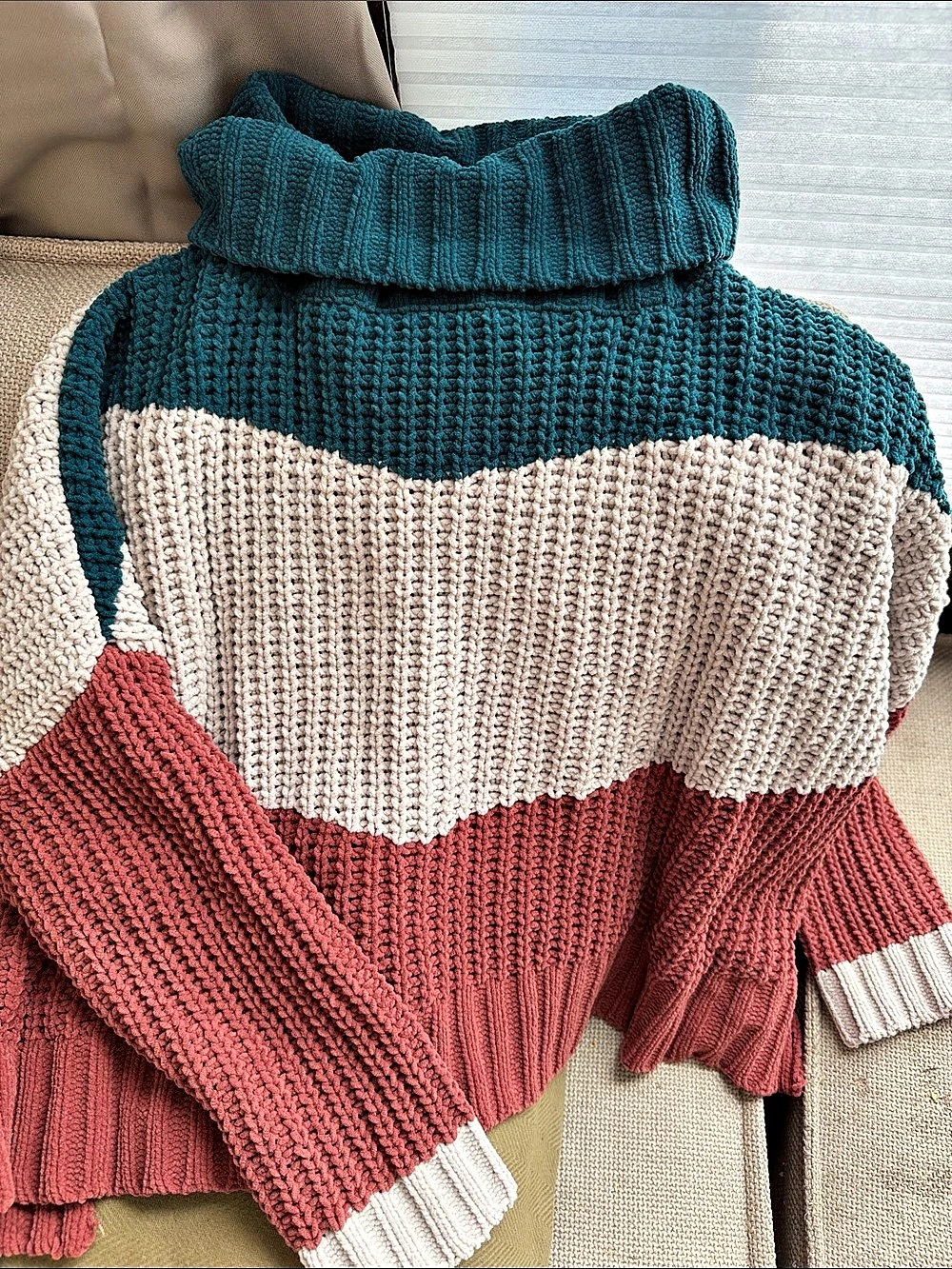 POL Color Block Turtleneck Size Small
